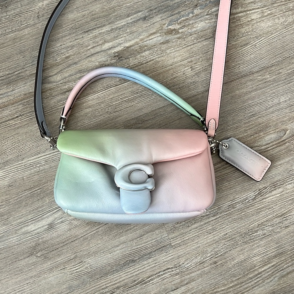 👛💕Coach Pillow Tabby 18’ Pastel Ombré Purse💕👛